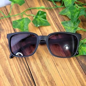 Kenneth Cole. Reaction. Sunglasses. EUC